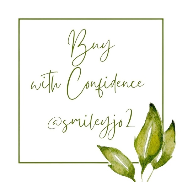 Dial A For Aunties Paperback Book New - Picture 3 of 4